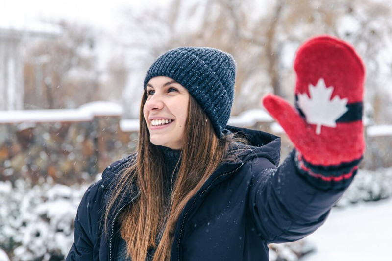 What Canadian Permanent Resident Status Conveys: Key Rights, Benefits and Responsibilities
